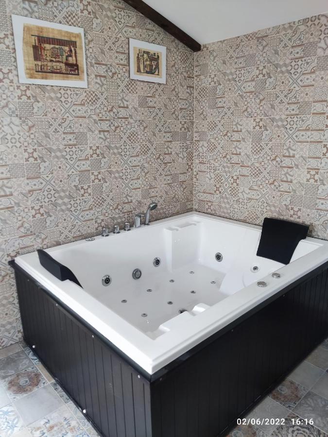 Villa Egipto Con Jacuzzi Y Piscina Climatizada Chiclana de la Frontera Exterior photo