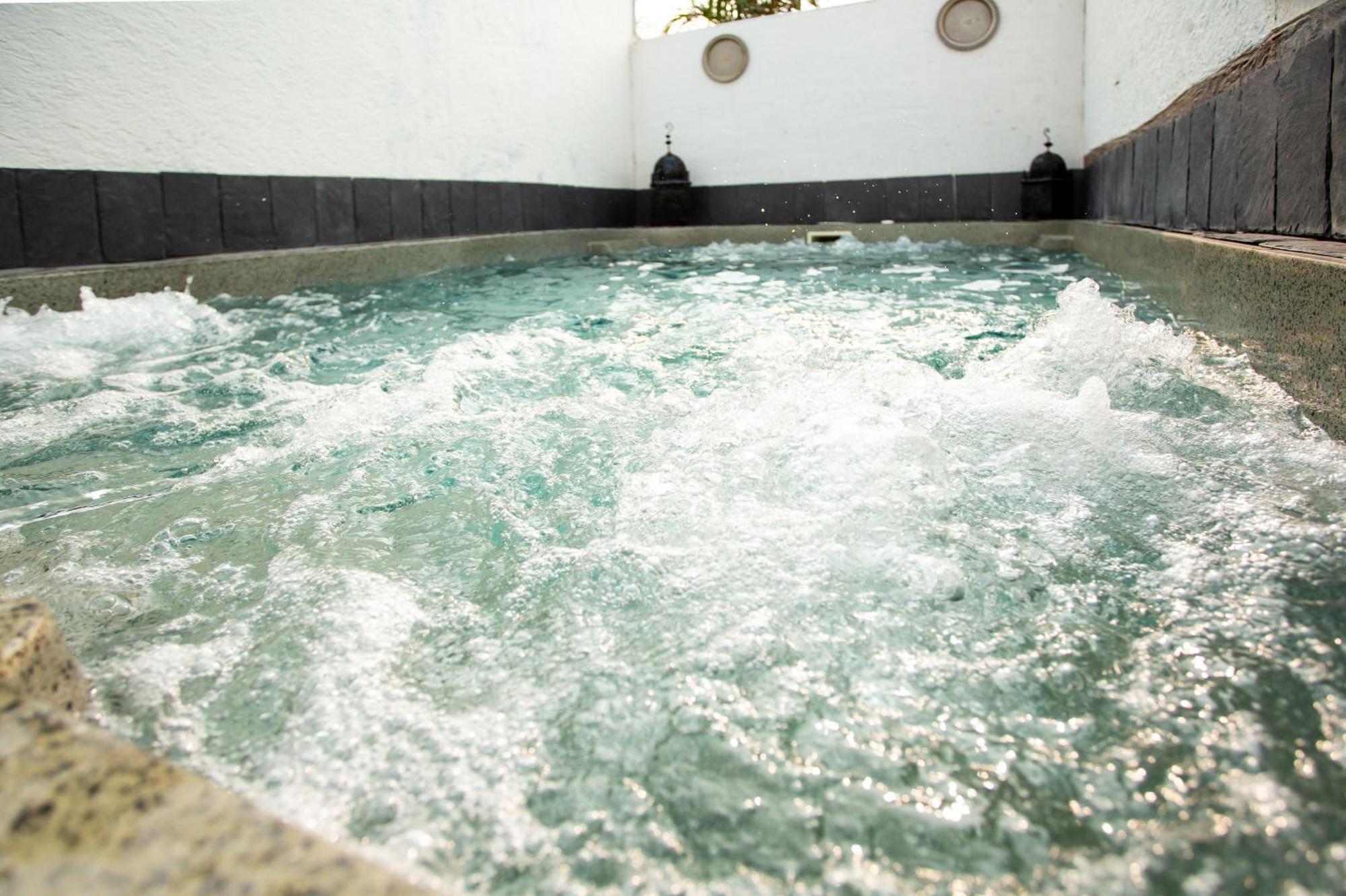 Villa Egipto Con Jacuzzi Y Piscina Climatizada Chiclana de la Frontera Exterior photo
